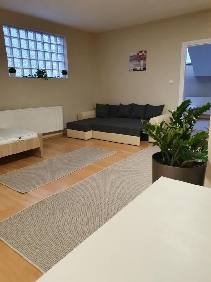 Bella Apartman Szeged Esterno foto