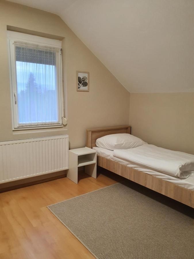 Bella Apartman Szeged Esterno foto