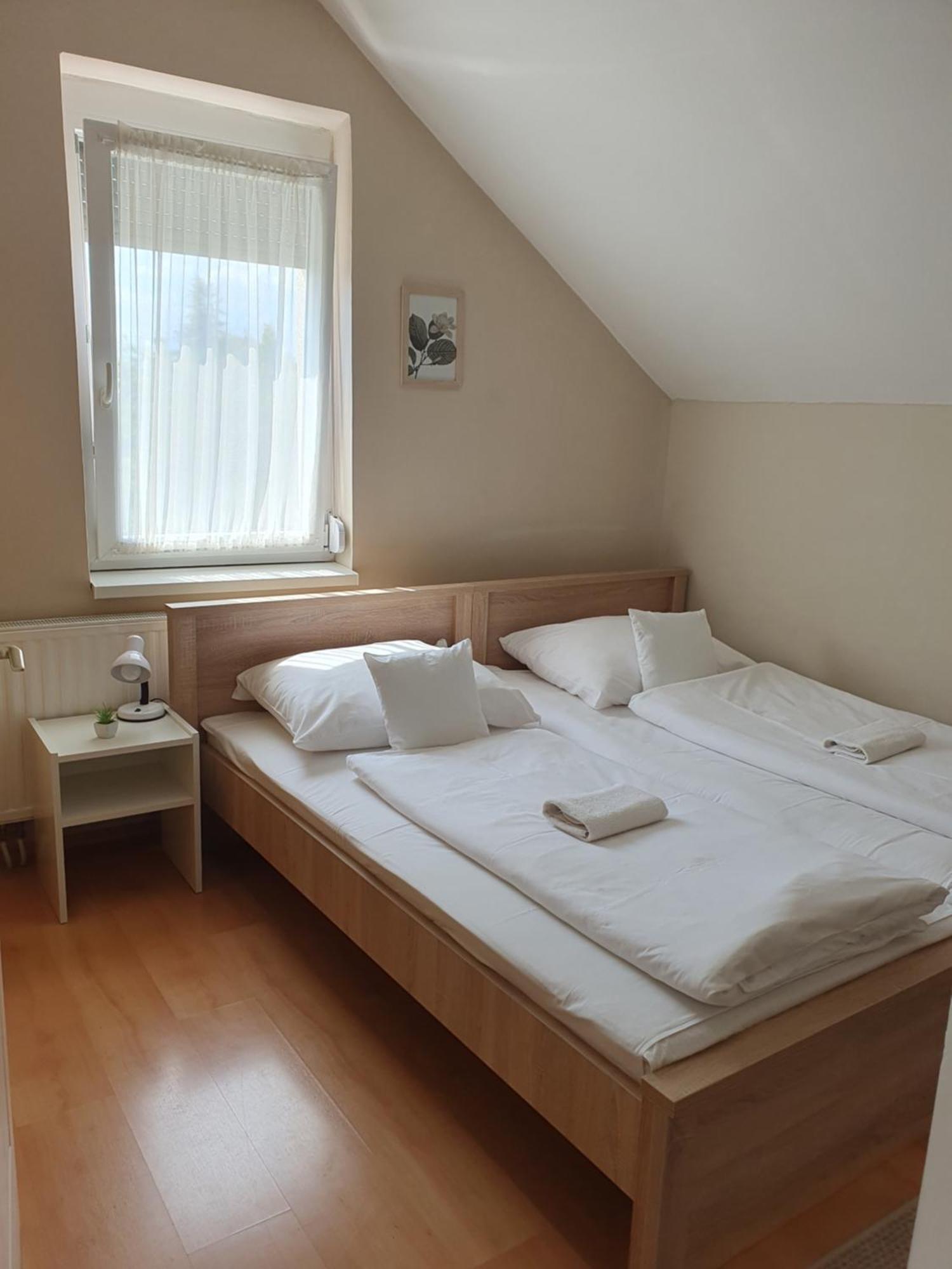 Bella Apartman Szeged Esterno foto